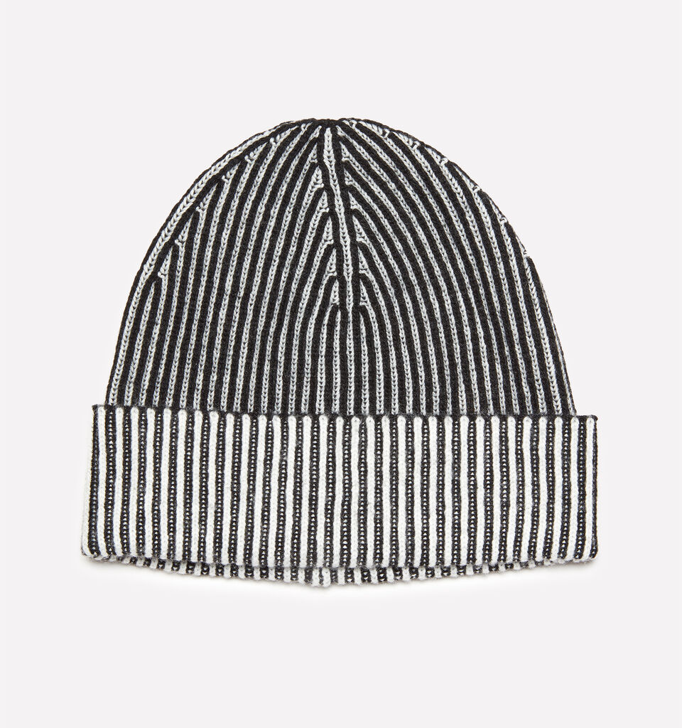 Black knit hat - null - Black | Sisley image number 1
